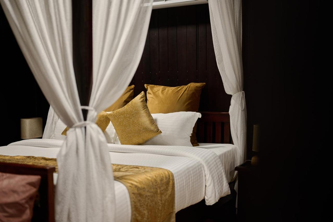 Maliekal Heritance Cherai Beach Cochin Exterior photo