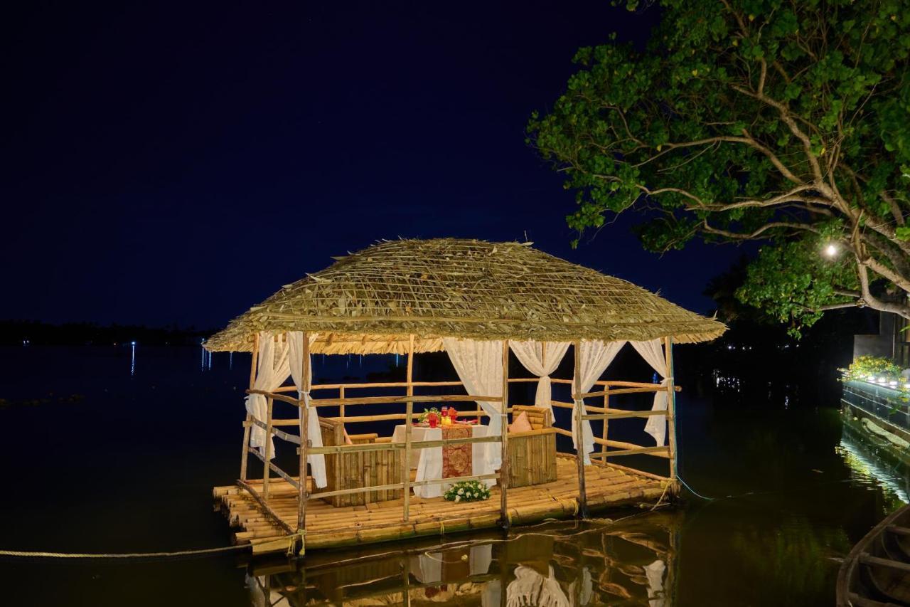Maliekal Heritance Cherai Beach Cochin Exterior photo