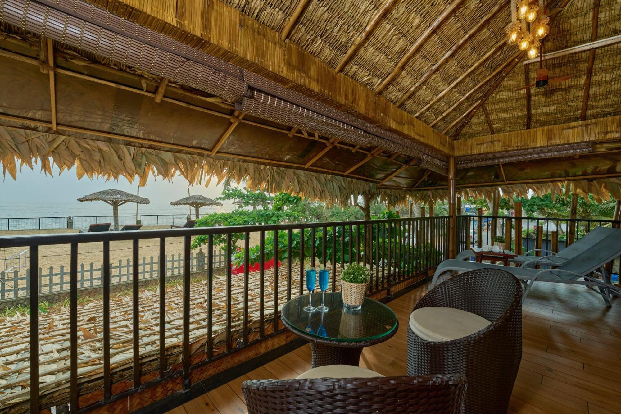 Maliekal Heritance Cherai Beach Cochin Exterior photo