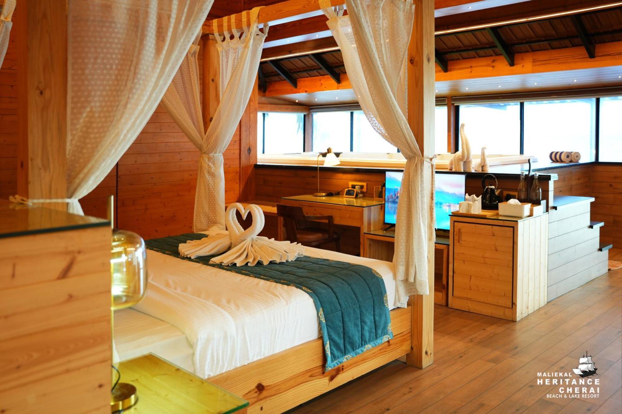 Maliekal Heritance Cherai Beach Cochin Exterior photo